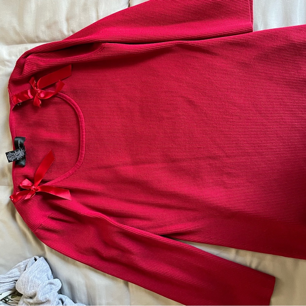 red long sleeve with bows top